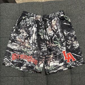 Active Lifestyle Camouflage Shorts - Black and Green